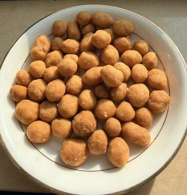 ถั่วลิสงอบกรอบเคลือบเกลือ ขนมขบเคี้ยว ถั่วลิสง ถั่วเหลือง ถั่วลิสงอบกรอบ บรรจุภัณฑ์จำนวนมาก