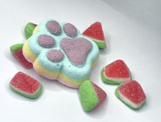 Sweetie Paws & Tiny Melon Giggles – รอยเท้าแมวน่ารัก & ลูกอมเคี้ยวหนึบแตงโมจิ๋ว