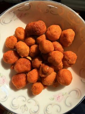 ทองเหลืองทอง Crunch ถั่วเหลือง Snack กับเหลืองไข่เกลือและรสชาติรสชาติรสชาติใน OEM การบรรจุที่กําหนดเอง