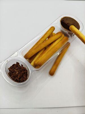 ช็อกโกแลตดิปกรอบรสเลิศที่มีโกโก้ 22% และเกลือชมพูหิมาลายันในถุงแบบ Peel-Seal คู่