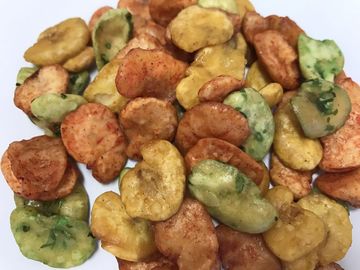 Mixed Fava Broad Bean Chips รสแกงเผ็ดสาหร่ายกรอบสีสันสดใส