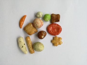 Halal Certificate Coated Peanuts เครื่องเบเกอรี่ข้าวผัดเผ็ดเค้กหลากสีสัน