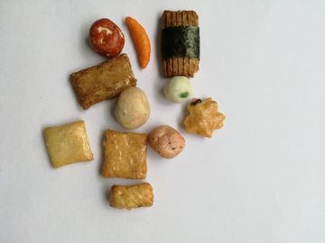 ข้าวเกรียบข้าวเกรียบอบกรอบผสมถั่วลิสงเคลือบถั่วเขียว