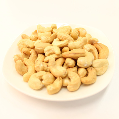ไม่มีสีผสมอาหารเม็ดมะม่วงหิมพานต์อบเกลือพร้อมการรับรอง HACCP / HALAL / BRC